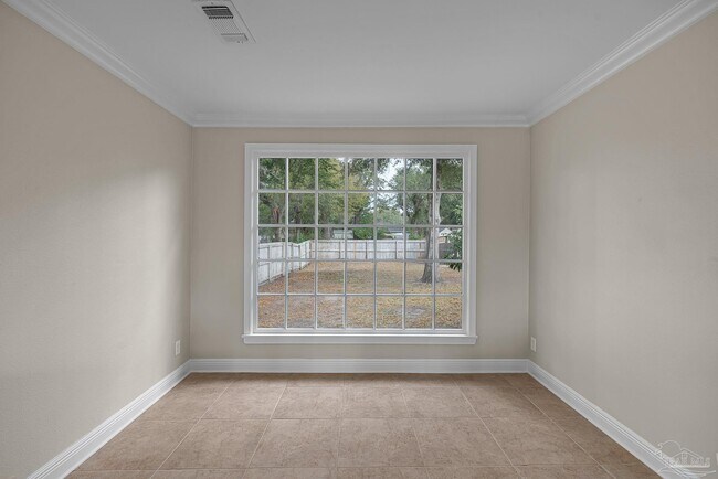 Building Photo - 830 W Moreno St