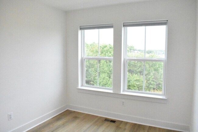Building Photo - 9604 Blue Ash Aly