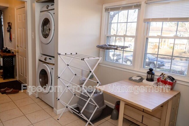 Building Photo - 5317 Macwood Dr