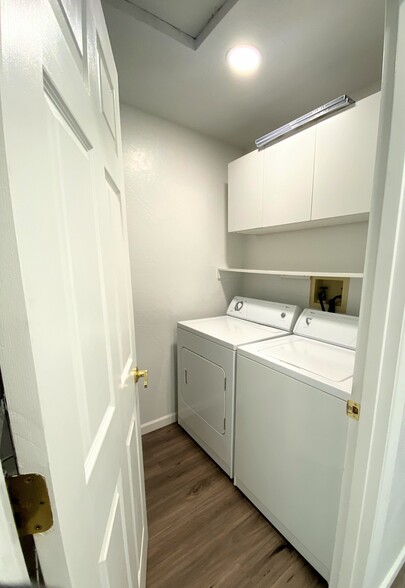 Laundry Room - 219 W Clark St