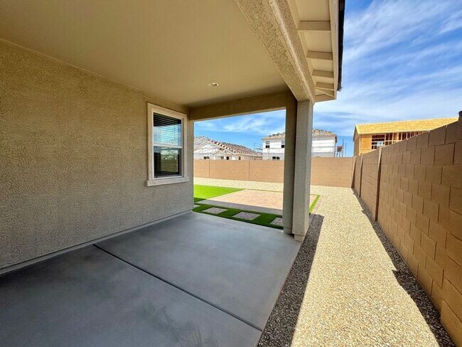 Building Photo - NEW 5 Bedroom 3 Bathroom Home Available fo...