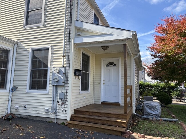 Building Photo - 88 Garden Dr