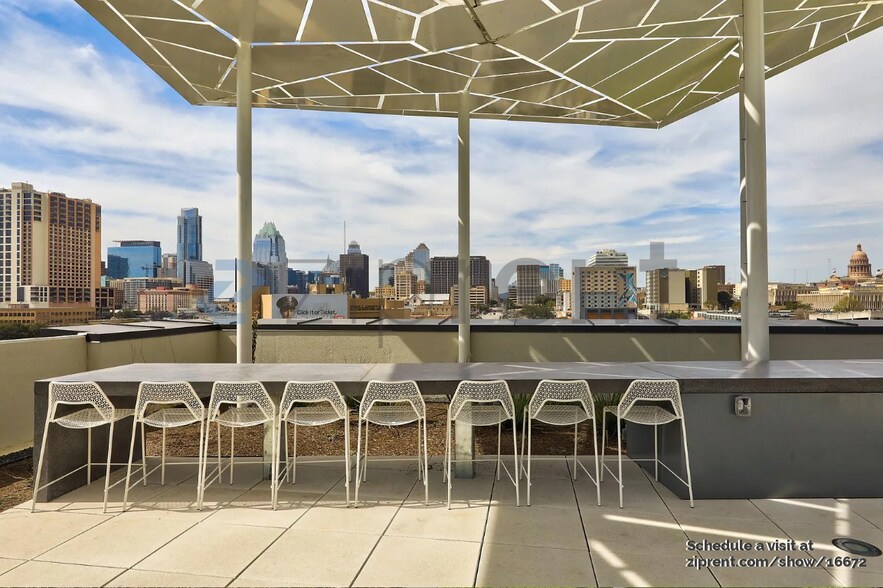 Building Photo - 800 Embassy Dr