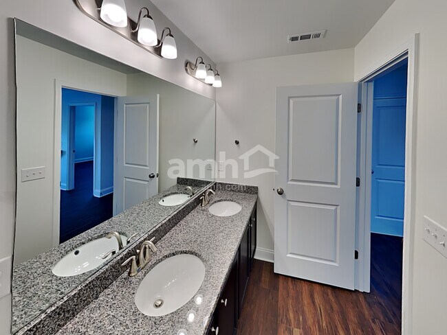 Building Photo - 5944 Hagar Vly Dr