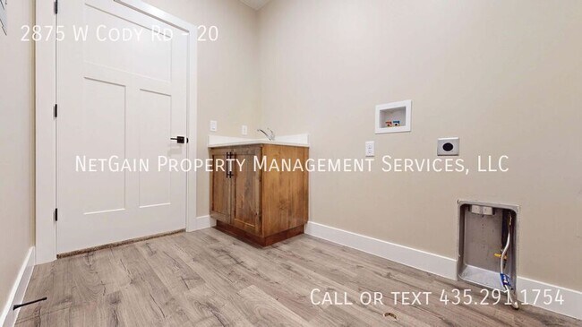 Building Photo - 2875 W Cody Dr
