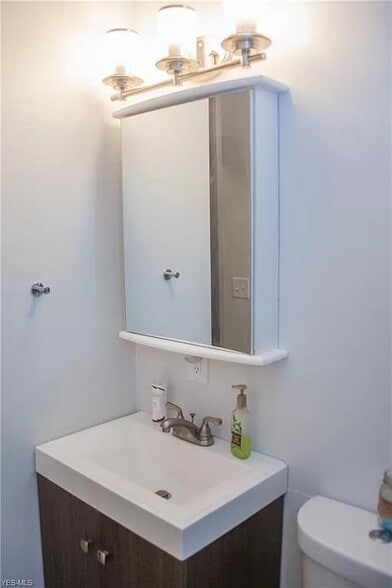 Building Photo - 7606 Thompson Sharpsville Rd NE