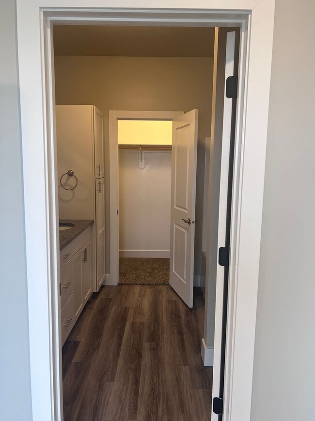 Building Photo - 3 BR townhouse in Victor, ID W/ Garage