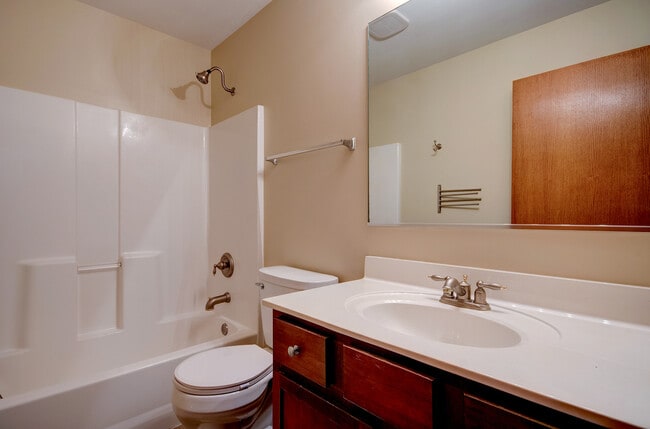 Building Photo - 520 Frieh Dr