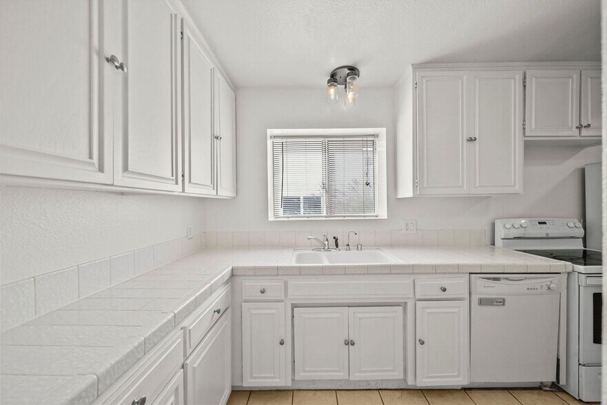 Building Photo - 22647 Margarita Dr