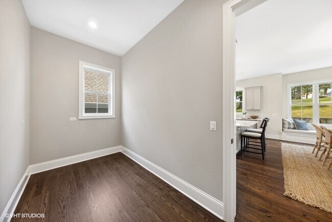 Building Photo - 5913 Flagg Creek Ln