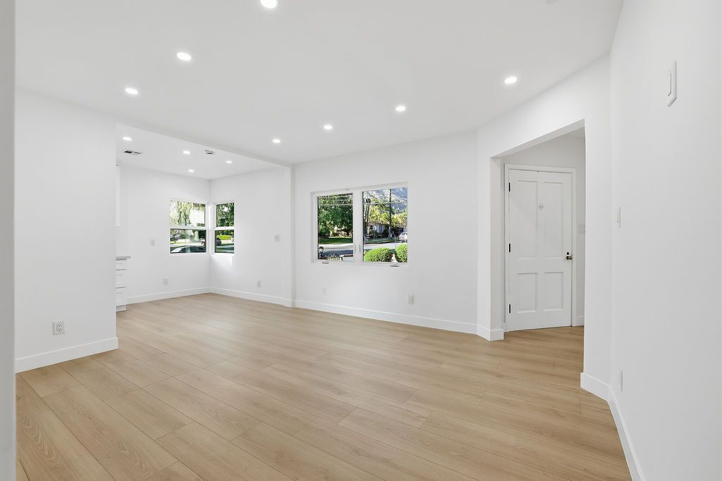 Building Photo - 1722 Bel Aire Dr