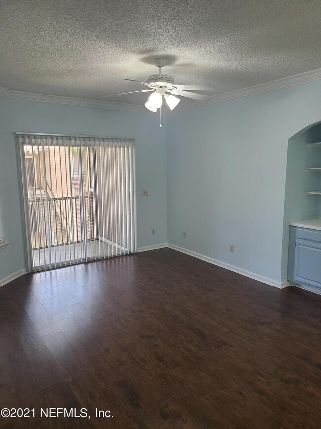 Building Photo - 10000 GATE Pky