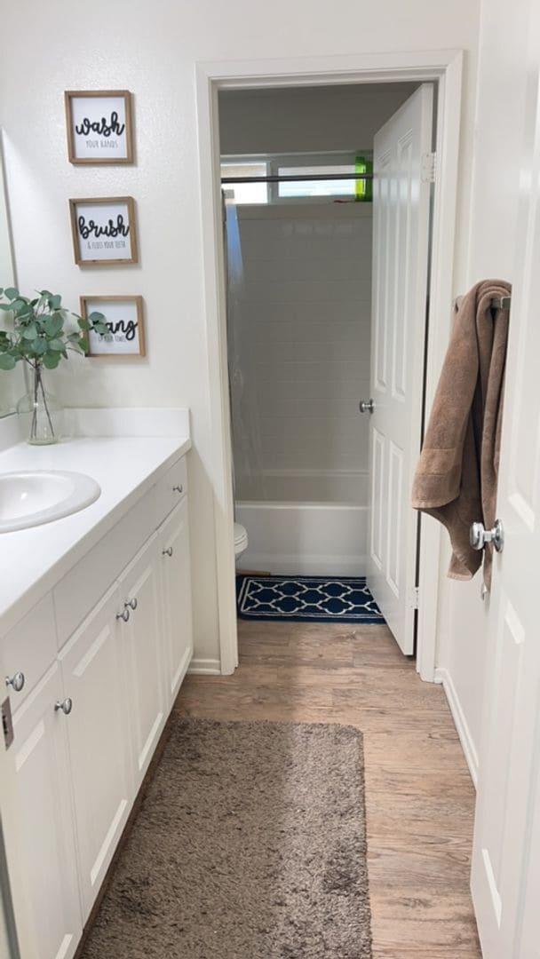 Building Photo - Beautiful 4 bedroom, 3 bath home nestled in the foothills of Fallbrook