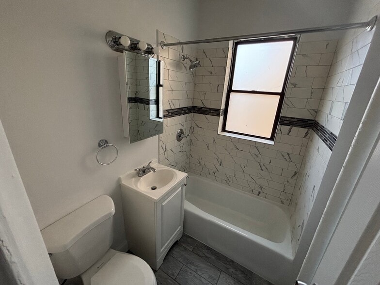 Building Photo - 141 Duncan Ave