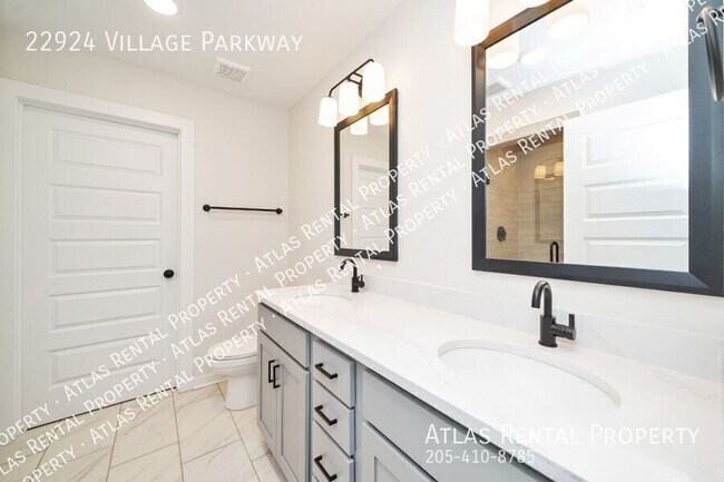 Building Photo - 22924 Village Pkwy