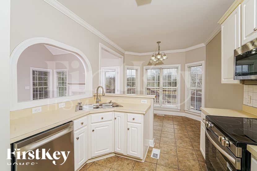 Building Photo - 136 Silverstone Ln