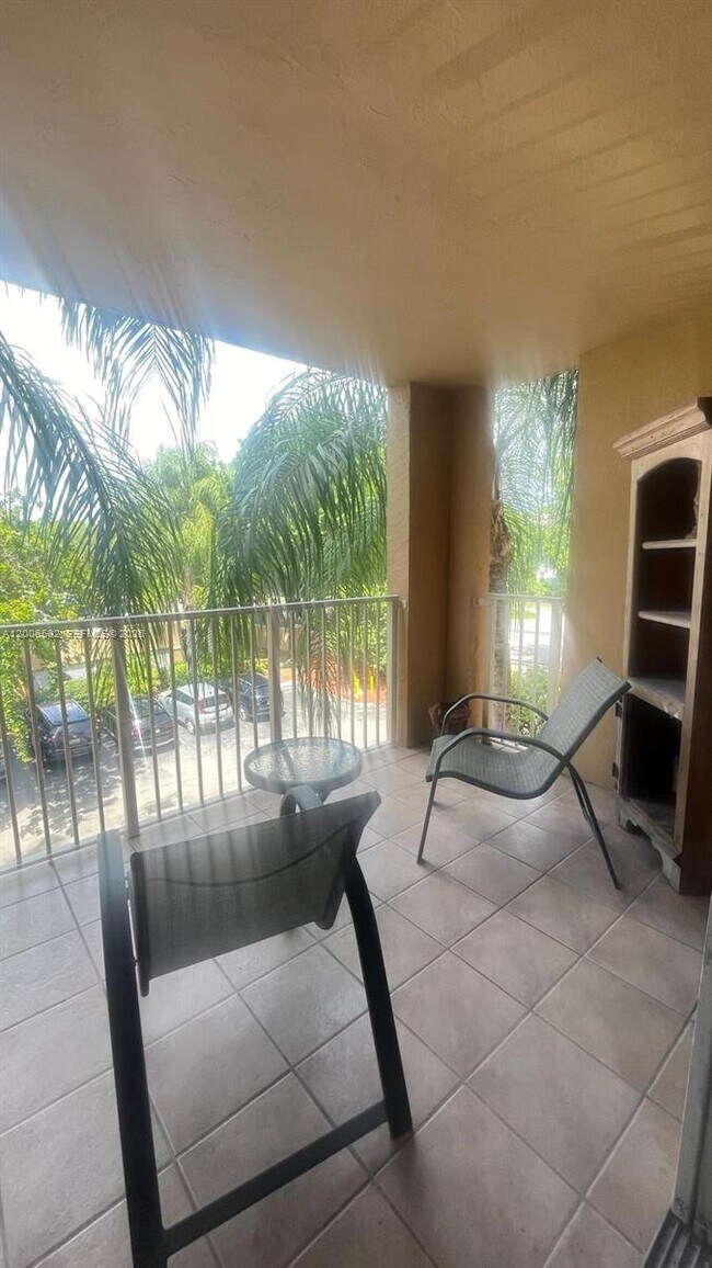 Building Photo - 19999 E Country Club Dr