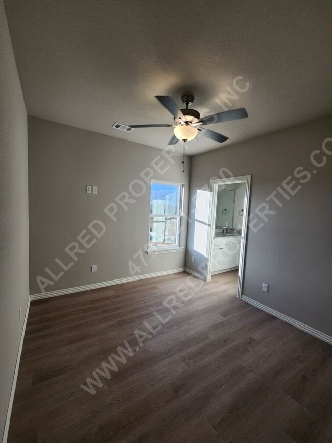 Building Photo - POIGAI ESTATES: BRAND NEW