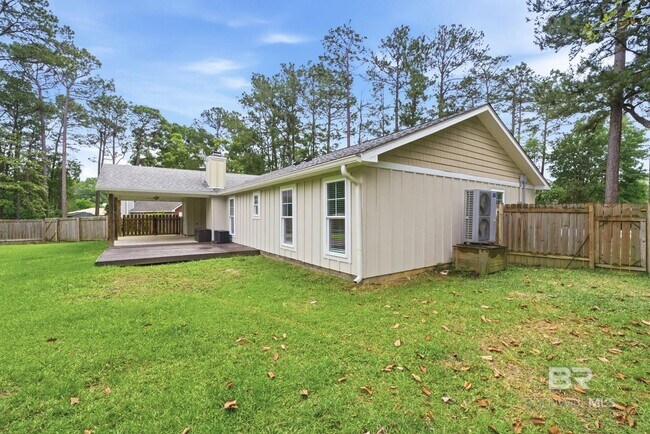 Building Photo - 108 Cherry Cir