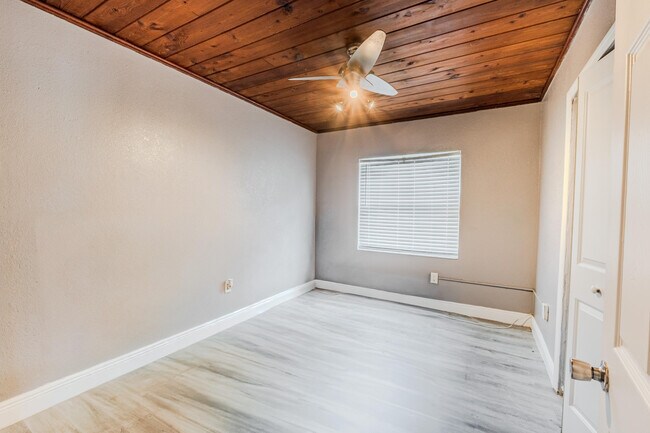 Building Photo - 112 W 34th St