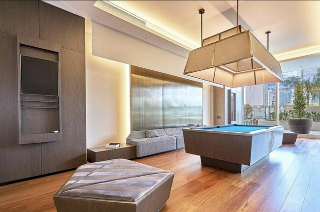 Building Photo - 889 Francisco St