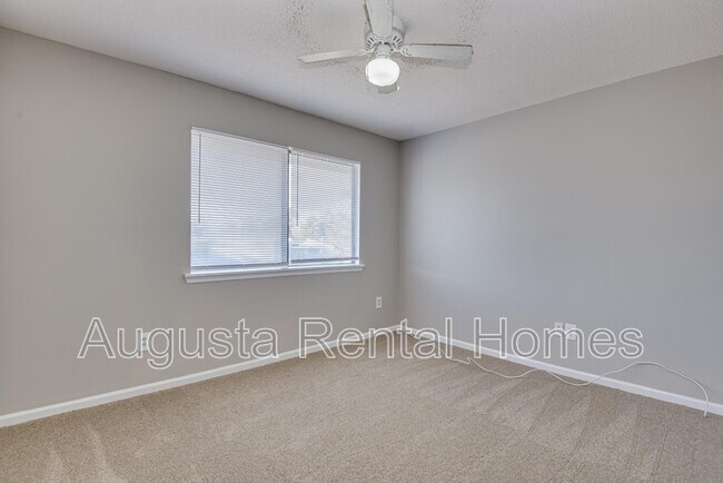 Building Photo - 2812 Thomas Ln