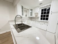 Building Photo - Fully Remodeled 3BR/2BA Home!