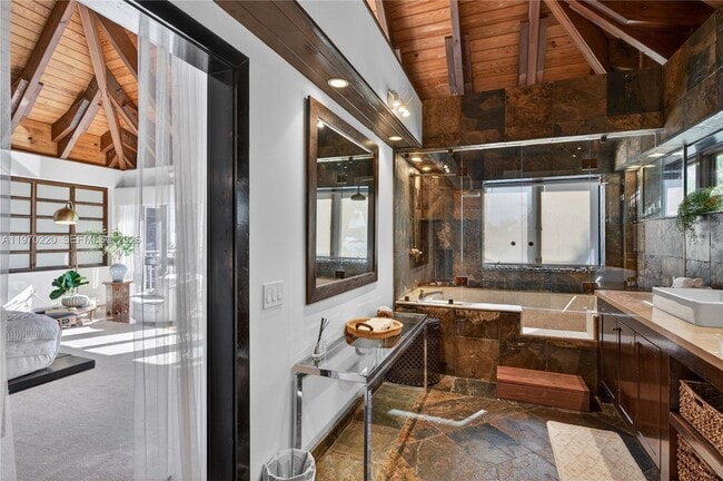 Building Photo - 14 W San Marino Dr