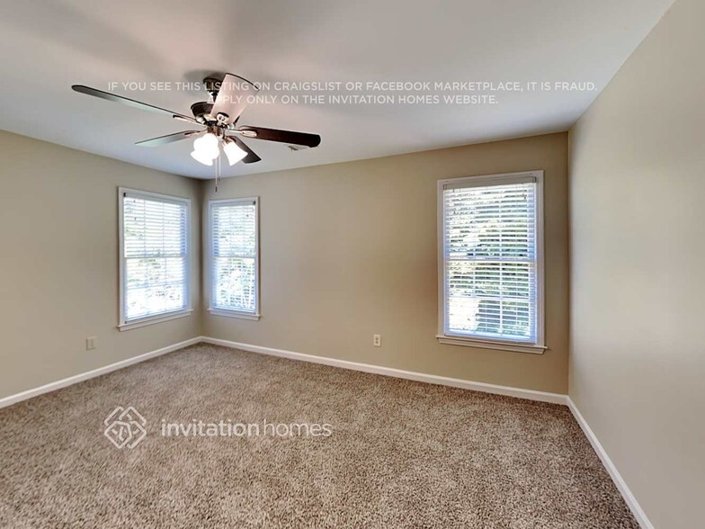 Building Photo - 140 Laurens Oak Ct