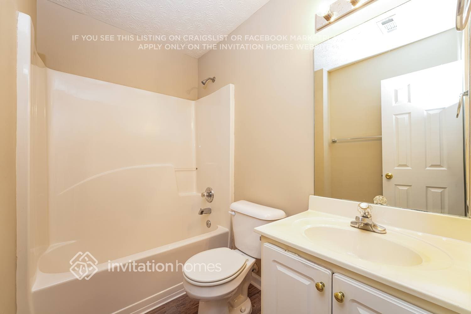 Building Photo - 975 James Ridge Dr