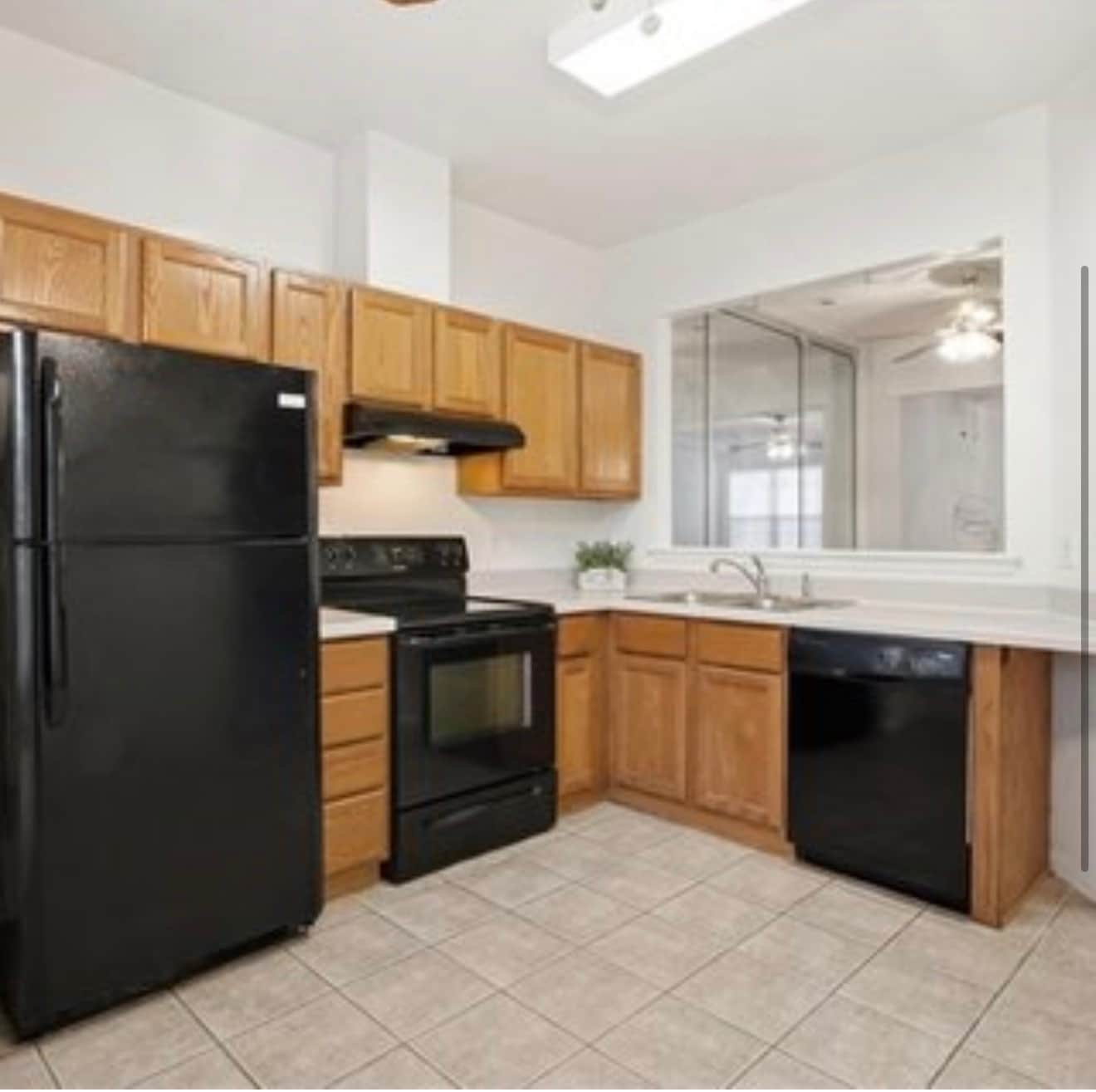 Kitchen - 682 Windbrook Cir