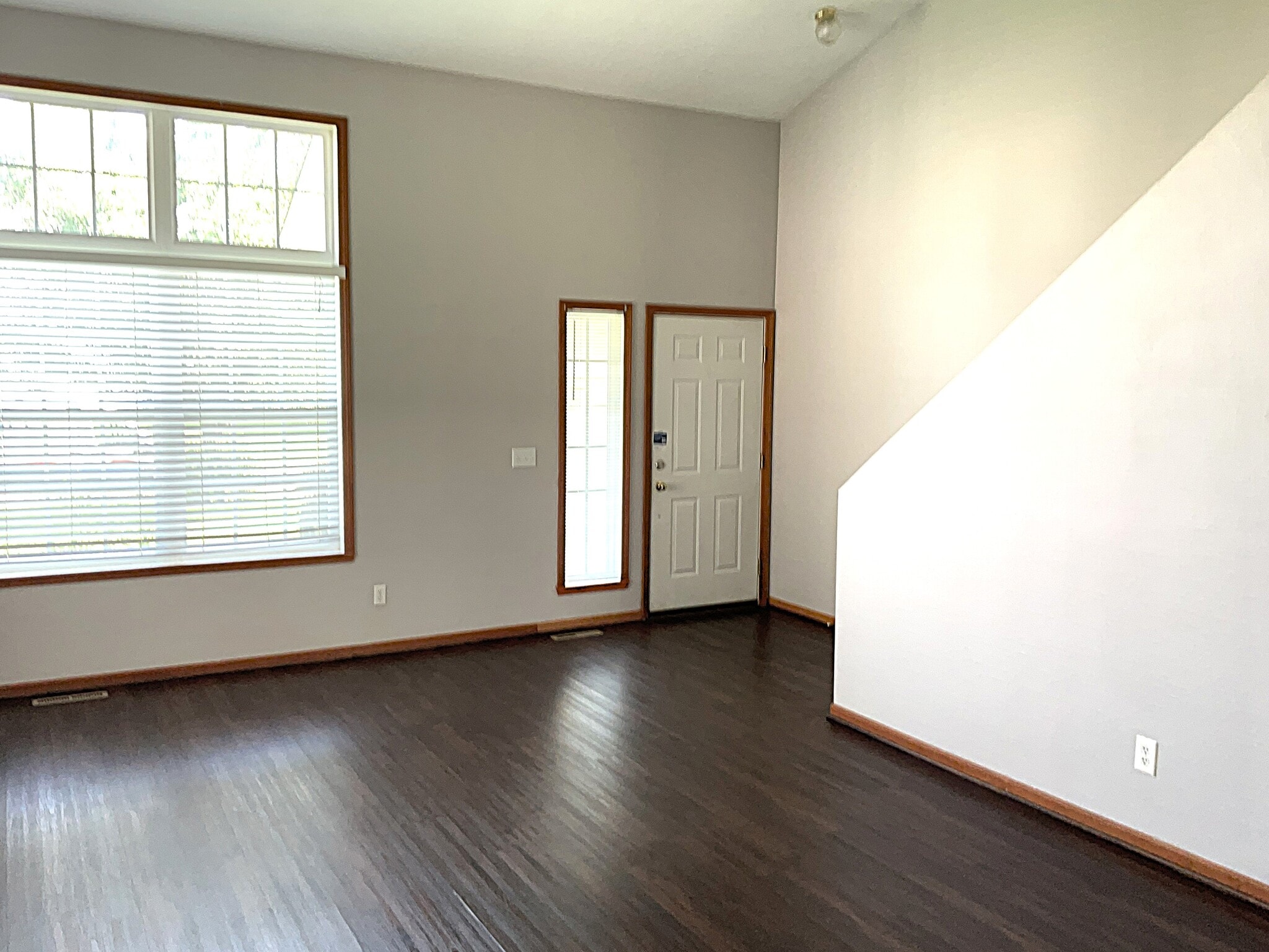Building Photo - 5498 Bastian Blvd