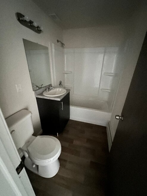 Building Photo - 2224 W Wisconsin Ave