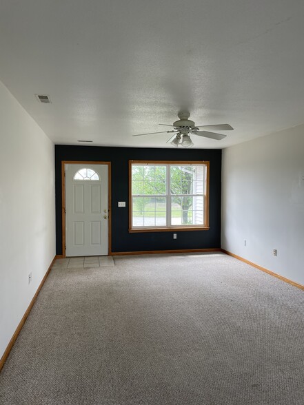 Building Photo - 6583 Jamie Ln