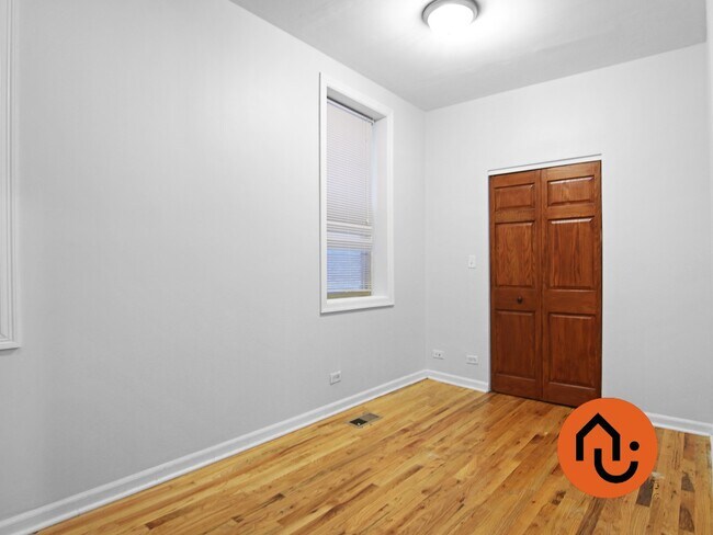 Building Photo - 1123 W 31st St