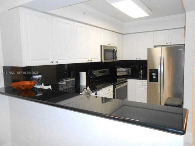 Building Photo - 2501 S Ocean Dr