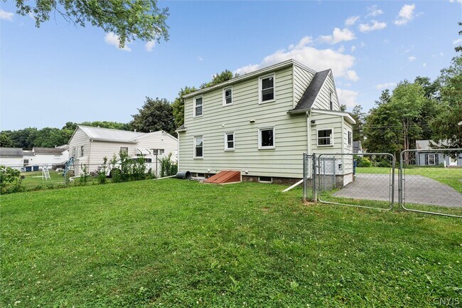 Building Photo - 211 Windemere Rd
