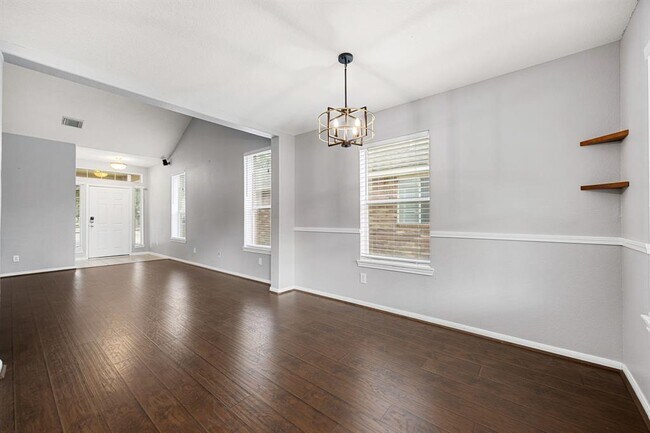 Building Photo - 6403 Applewood Forest Dr