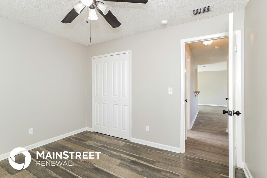 Building Photo - 714 Eagle Ave