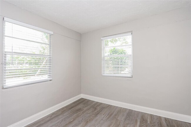 Building Photo - 3406 Ave Villandry