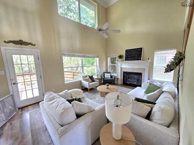 Building Photo - 2804 S Shepherds Glen