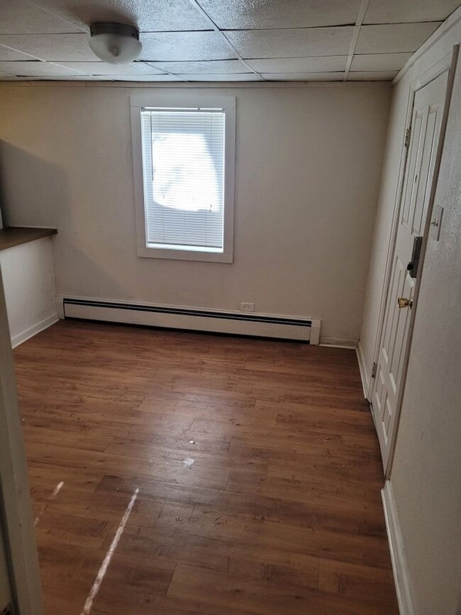 Building Photo - Garden-Level 1 Bed in Downtown Golden – $1...