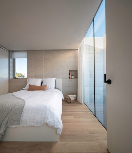 Building Photo - 818 W McKinley St