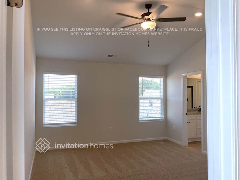 Building Photo - 3331 Fox Hall Dr
