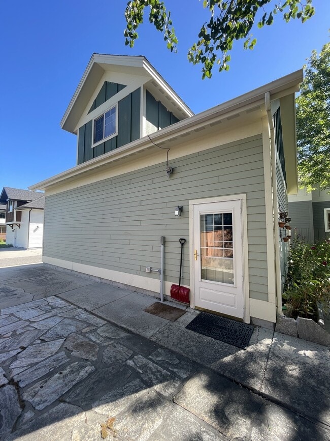 Building Photo - ADU in Valley West Subdivision