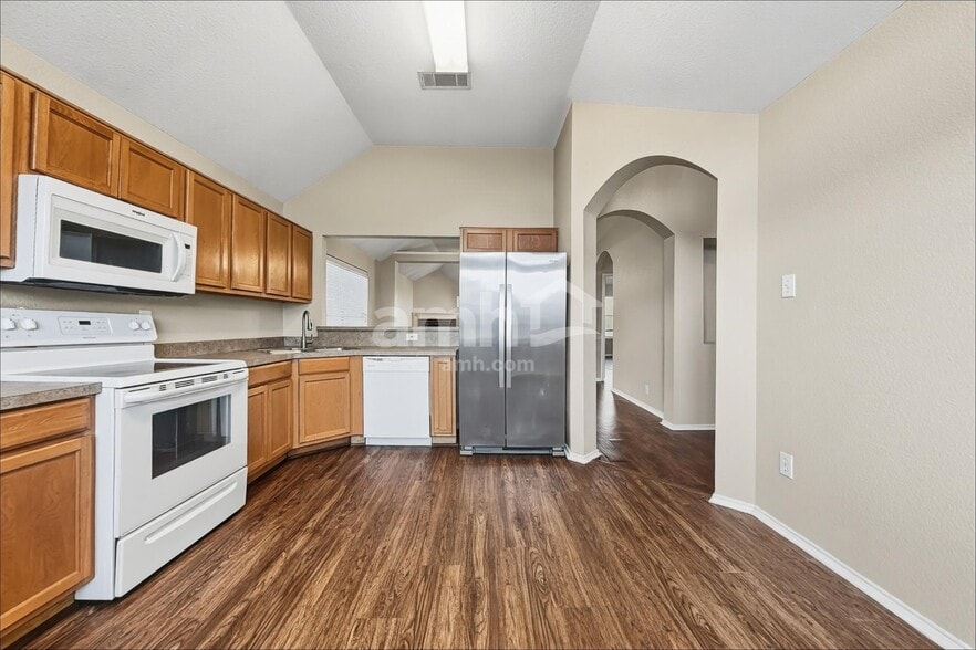 Building Photo - 912 Buffalo Springs Dr