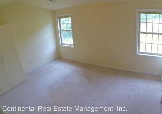 Building Photo - 3 br, 3.5 bath House - 646G Oakwood Avenue