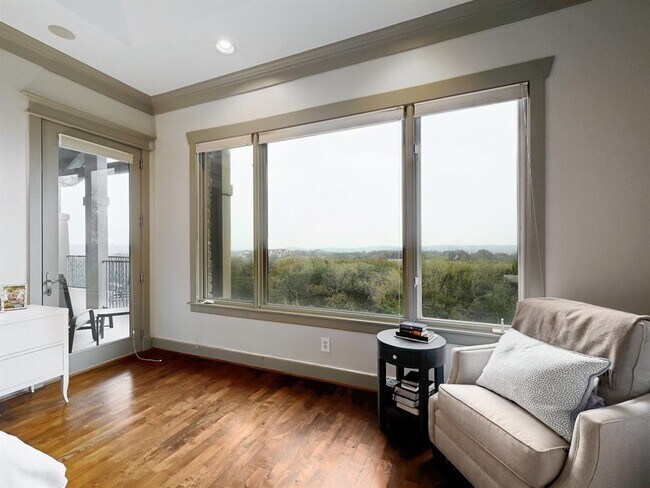 Building Photo - 2300 Barton Creek Blvd