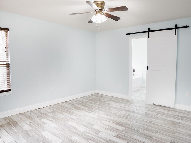 Building Photo - 8261 Sierra St