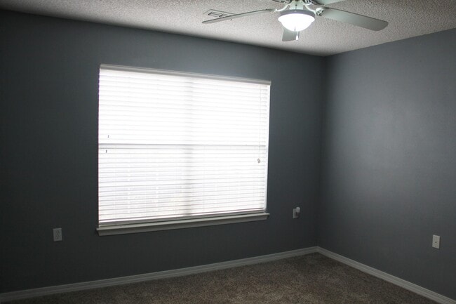 Building Photo - 6476 Sailport Cove